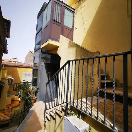 Sinopoli Casa بيت للعطل *